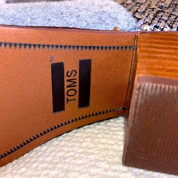 TOMS Women's Leila Bootie Grey Felt Shine Boucle Boot 7 Wide - Picture 9 of 11